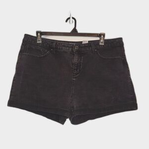 Time and Tru Black Midrise Jean Shorts 20